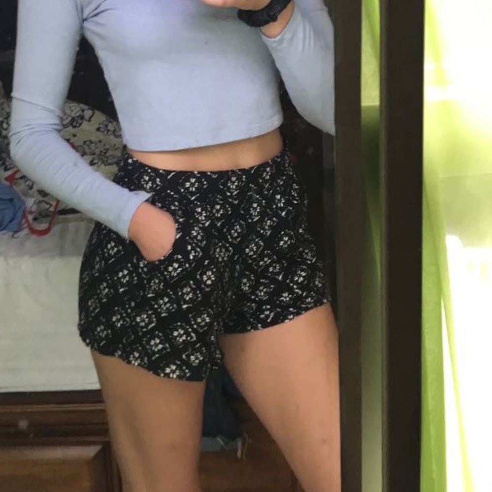 Mossimo pattern dress shorts